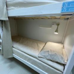 Кровать в 6-местном общем номере