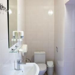 Комната полулюкс с 1 двуспальной кроватью