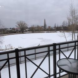 Номер полулюкс с 1 односпальной и 1 двуспальной кроватью