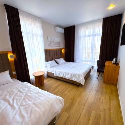 3-местный номер стандарт с балконом и видом на море