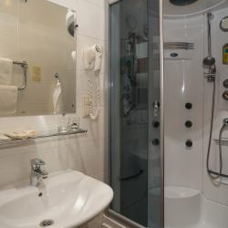 Номер стандарт улучшенный с 1 двуспальной кроватью