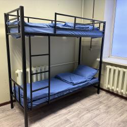Кровать в 8-местном общем номере