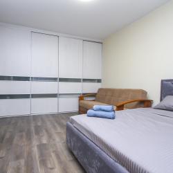 Фото Апартаменты на улице Каролинского 9