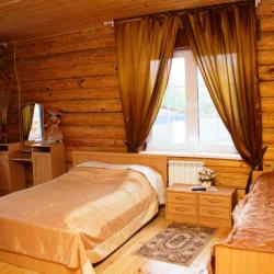 Номер стандарт с 1 односпальной и 1 двуспальной кроватью