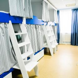 Кровать в 6-местном общем мужском номере (удобства на этаже)