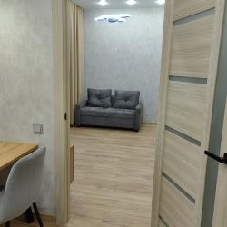 1-комнатные апартаменты студия г. Красноярск. Ул. Петра подзолкова. д. 6.