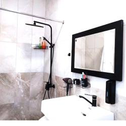 Фото Отель Коттедж на улице Вологирова