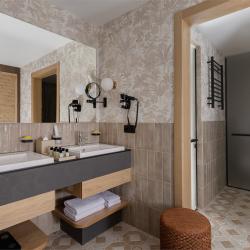 Номер люкс с 2 двуспальными кроватями и видом на море