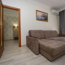 2-комнатный номер люкс (вид на бассейн)