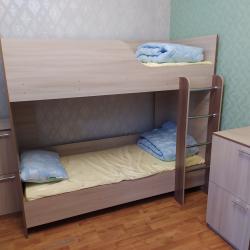 Кровать в 8-местном мужском номере