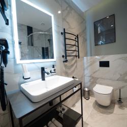 Фото Отель FarFour Inn&Suite (ФарФор Инн Сьют)