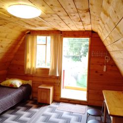 Номер эконом семейный с 3 односпальными кроватями (мансарда)