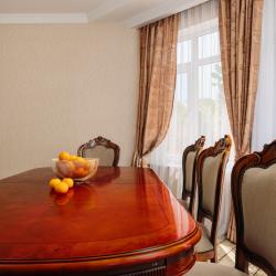 3-комнатные апартаменты люкс Цветочная 35 с 1 двуспальной кроватью