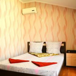 Комната стандарт с 1 двуспальной кроватью и балконом