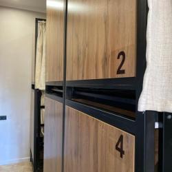 Кровать в мужском номере c 6 двухъярусными кроватями (удобства на этаже)