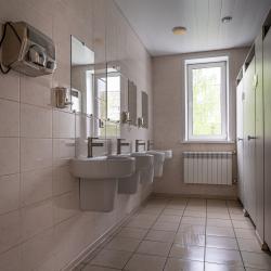 Кровать в 8-местном общем номере (с завтраком)