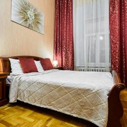 Фото Отель FlatStay Невский 170 | Трешка в центре с эркером и высокими потолками