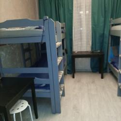 Кровать в 8-местном общем мужском номере (5)