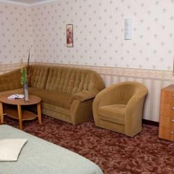 Номер полулюкс с 1 двуспальной кроватью