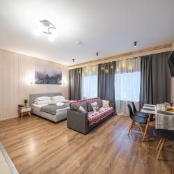 Апартаменты с ремонтом   видом на лес 208 (55м2)