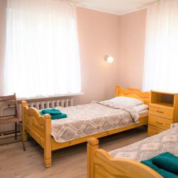 Номер стандарт семейный с 2 односпальными кроватями (с пансионом)