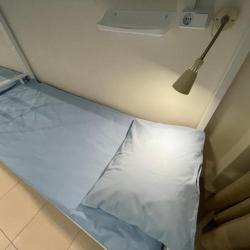 Кровать в 8-местном общем номере