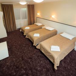 Номер стандарт семейный с 3 односпальными кроватями (без окна)