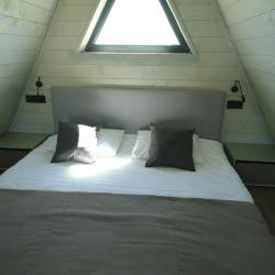 4-местный 1-комнатный коттедж премиум с 1 двуспальной кроватью