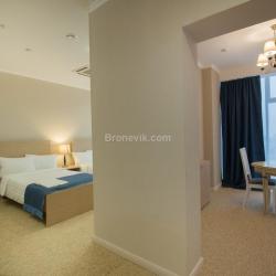 Номер люкс с 2 односпальными кроватями