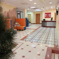 Кровать в 8-местном общем женском номере
