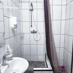 Номер стандарт эконом с 1 двуспальной кроватью