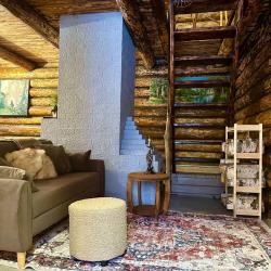 Дом изба с 2 двуспальными кроватями