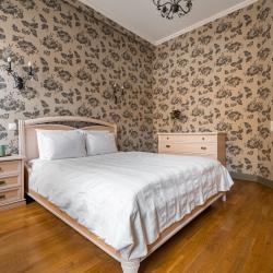 3-комнатные апартаменты улучшенные LetYourFlat “Toscana” гостиная 32м2