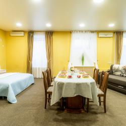 Фото Апартаменты на улице Ильинской 77/19