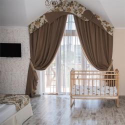 Номер стандарт с 1 двуспальной кроватью (мансарда, вид на бассейн)