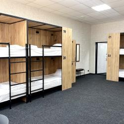 Кровать в 12-местном общем номере