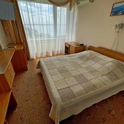 Номер стандарт с 1 двуспальной кроватью