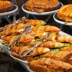 Фото Отель Almaty ()