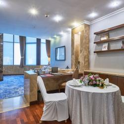 Номер люкс премиум с 1 двуспальной кроватью