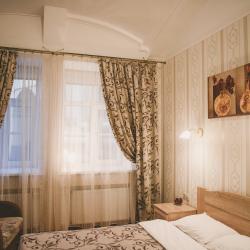 Комната полулюкс с 1 двуспальной кроватью