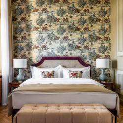 2-комнатный номер полулюкс с 1 двуспальной кроватью