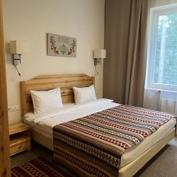 Номер стандарт с 1 двуспальной кроватью