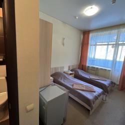 Номер стандарт с 2 односпальными кроватями (с лоджией)