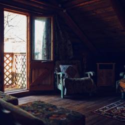 4-местный номер студия с 2 односпальными кроватями (мансарда)