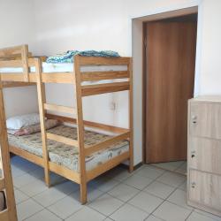 Кровать в женском 6-местном номере (удобства на этаже)