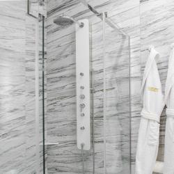 Фото Отель Luxury (Лакшери)