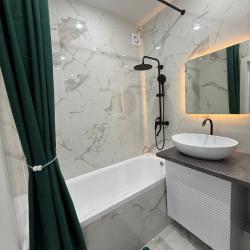 Апартаменты люкс у. Кирова 55 с 2 двуспальными кроватями