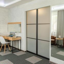 Номер полулюкс с 1 двуспальной кроватью