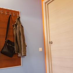 Комната эконом с двуспальной и двухъярусной кроватями (общие удобства)