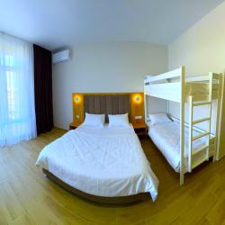 4-местный номер стандарт с балконом и видом на море